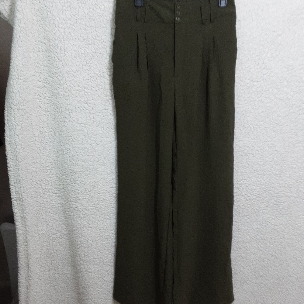 Olive Green Women's Button-Front Pants Set - Picture 5 of 9